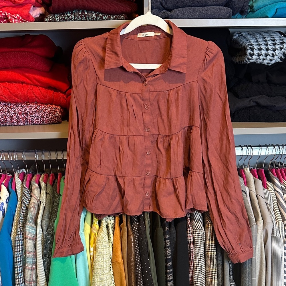 Mi Ami brownish mauve long sleeve tiered button down blouse size S